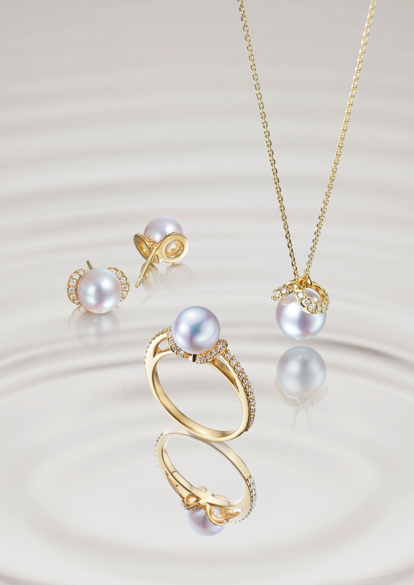 リング、ピアス、ペンダントの組み合わせ
