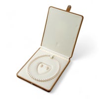 パールキーパー　ベージュ2点用（ネックレス・ピアスイヤリング）