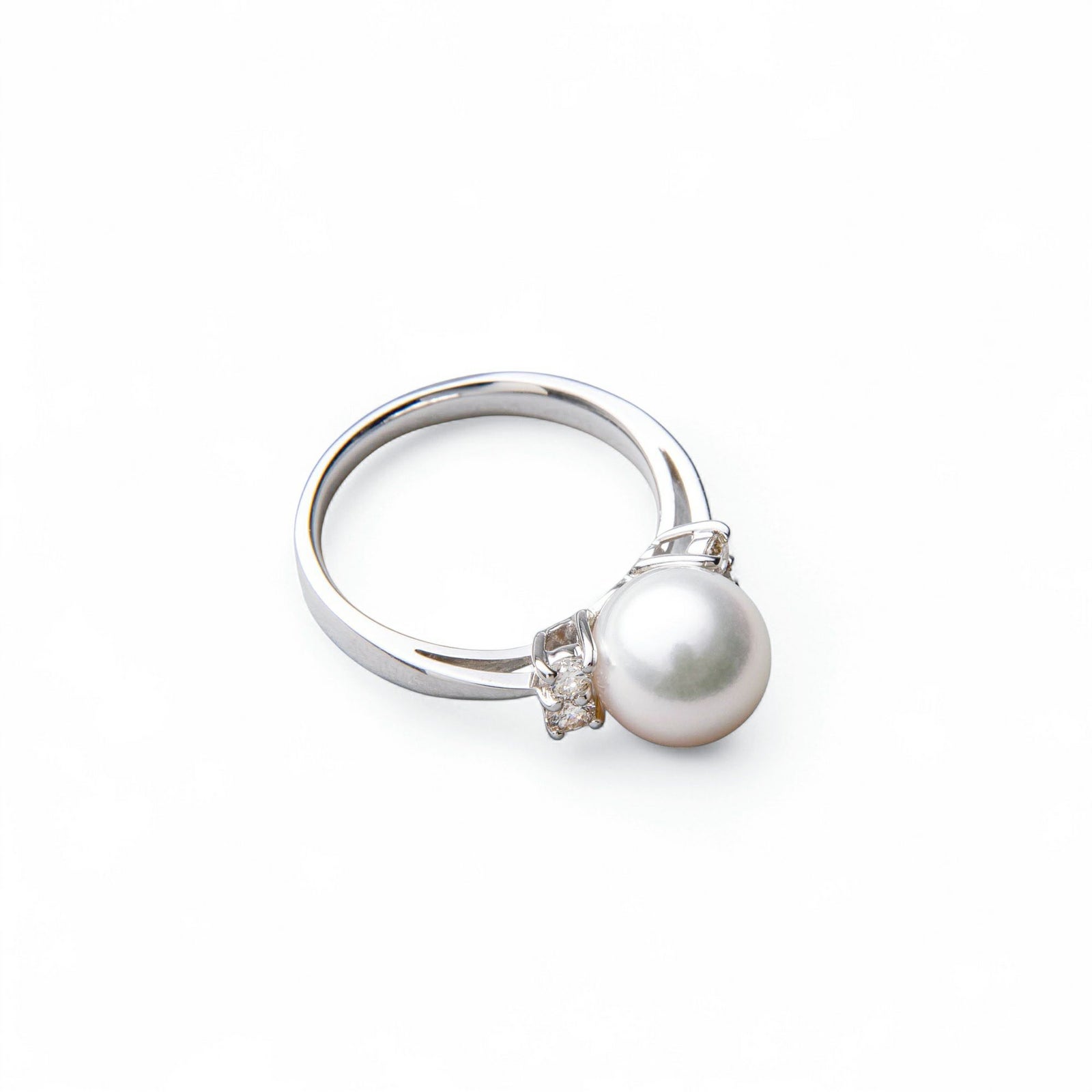 オーロラ花珠真珠 鑑別書付 鑑別書付 ダイヤ4石 パールリング（指輪） ホワイト系 8.5-9.0mm AAA  0.23ct Pt900 プラチナ[n4][高品質 プレミアム]（真珠 リング アコヤ真珠）（冠婚葬祭 フォーマル 結婚式）