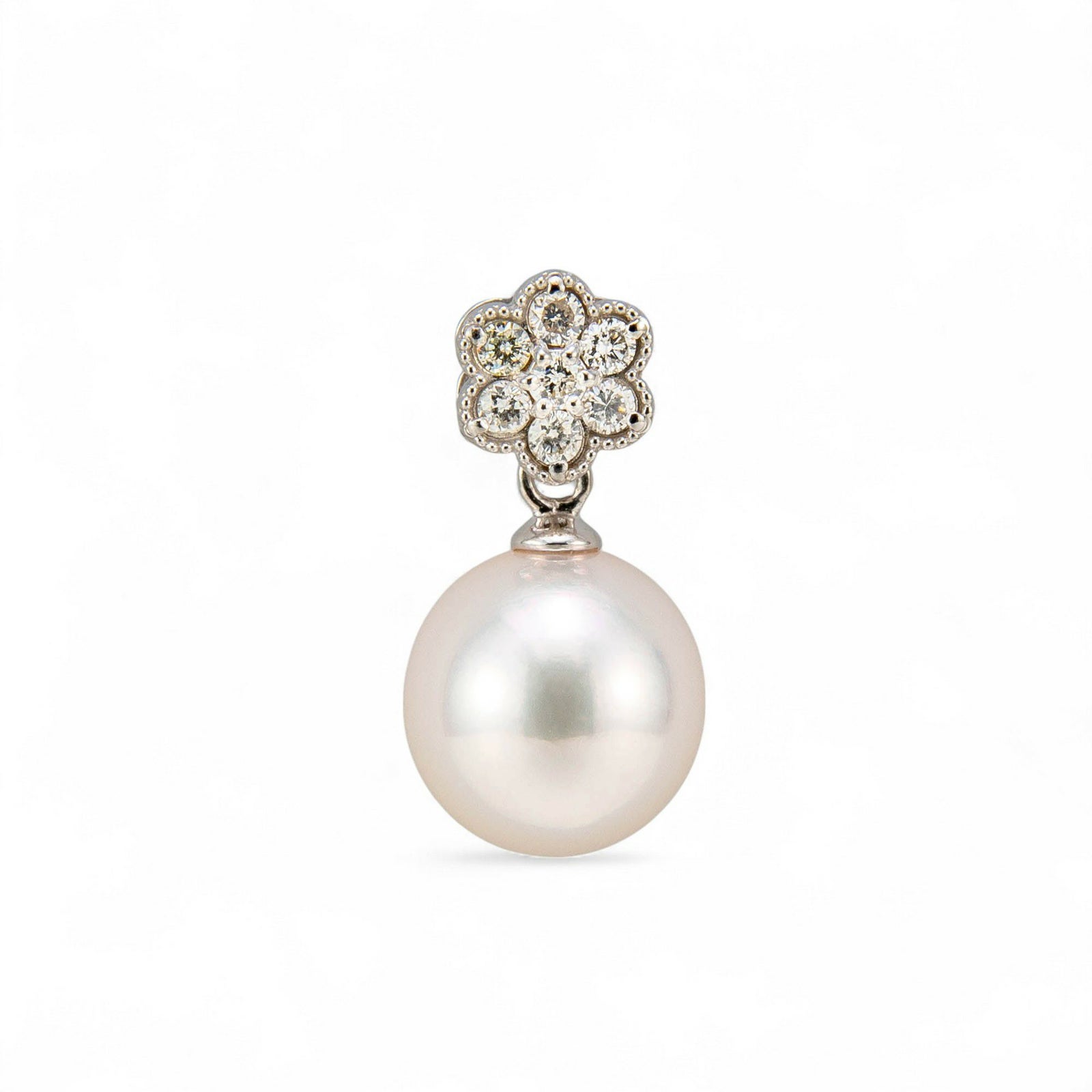 オーロラ花珠真珠 鑑別書付 フラワーダイヤ ペンダントトップ(ヘッド) ホワイト系 9.0-9.5mm AAA  K18WG ホワイトゴールド　0.13ct [n4][高品質 プレミアム]（冠婚葬祭 フォーマル）（プレゼント 記念日 6月誕生石）