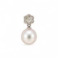 オーロラ花珠真珠 鑑別書付 フラワーダイヤ ペンダントトップ(ヘッド) ホワイト系 9.0-9.5mm AAA  K18WG ホワイトゴールド　0.13ct [n4][高品質 プレミアム]（冠婚葬祭 フォーマル）（プレゼント 記念日 6月誕生石）