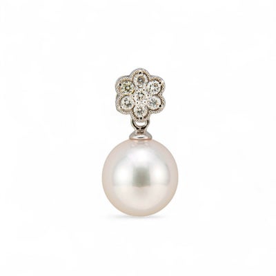オーロラ花珠真珠 鑑別書付 フラワーダイヤ ペンダントトップ(ヘッド) ホワイト系 9.0-9.5mm AAA  K18WG ホワイトゴールド　0.13ct [n4][高品質 プレミアム]（冠婚葬祭 フォーマル）（プレゼント 記念日 6月誕生石）