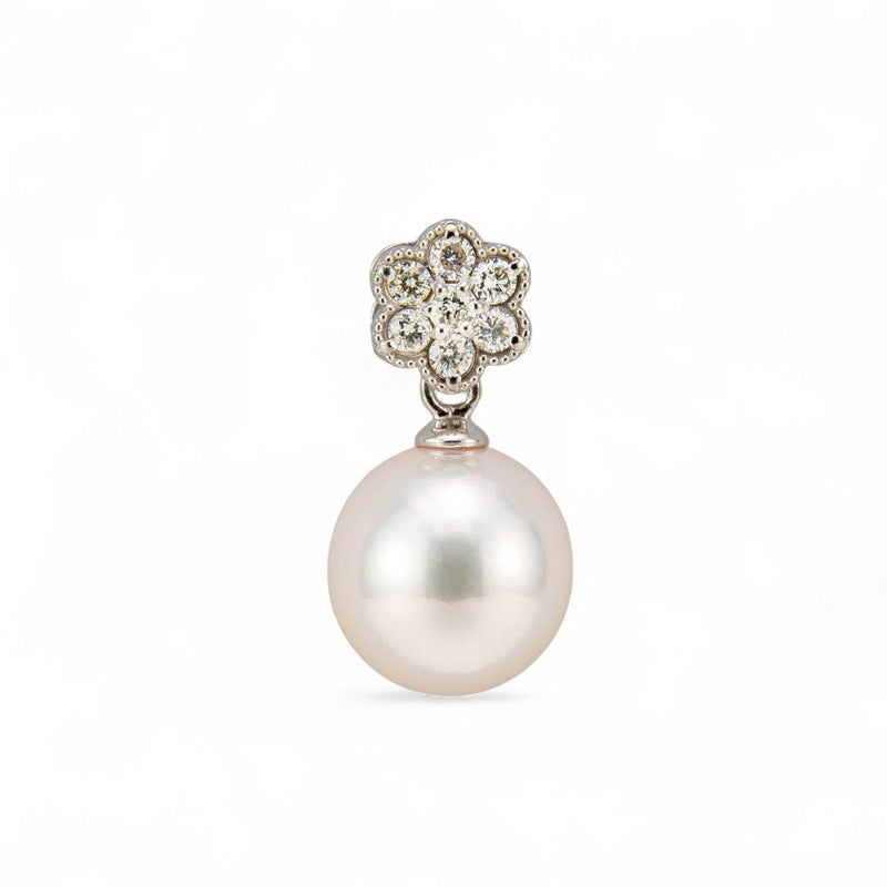 オーロラ花珠真珠 鑑別書付 フラワーダイヤ ペンダントトップ(ヘッド) ホワイト系 9.0-9.5mm AAA  K18WG ホワイトゴールド　0.13ct [n4][高品質 プレミアム]（冠婚葬祭 フォーマル）（プレゼント 記念日 6月誕生石）