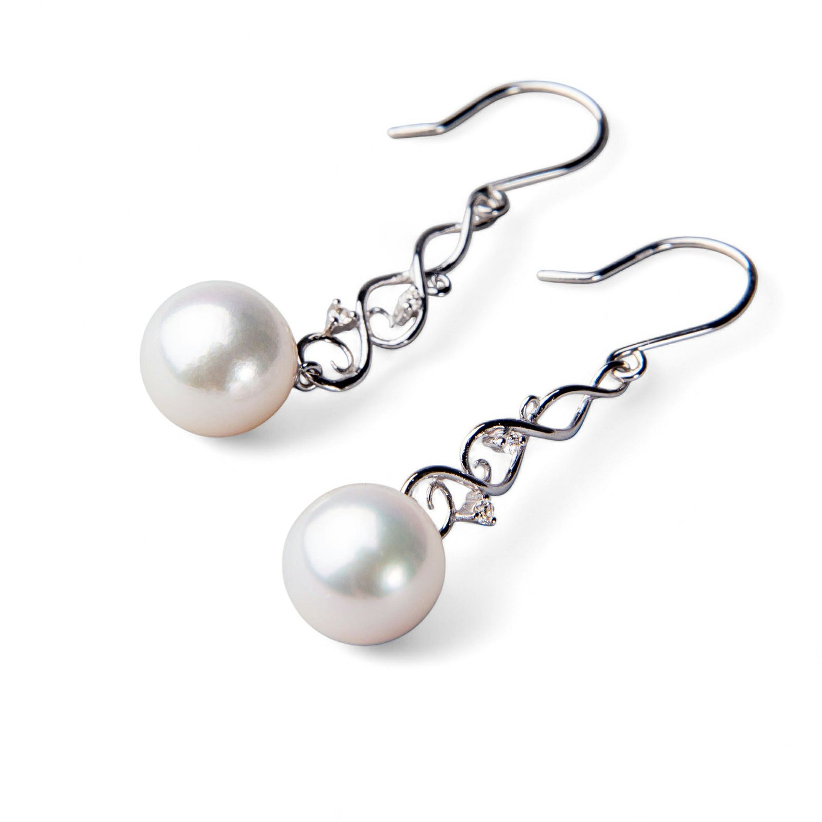 オーロラ花珠真珠 鑑別書付 アラベスクデザイン フックパールピアス ホワイト系 8.5-9.0mm AAA  K18WG ホワイトゴールド 0.02ct×2 [n4][高品質 プレミアム]（真珠 ピアス）（フォーマル パーティ）