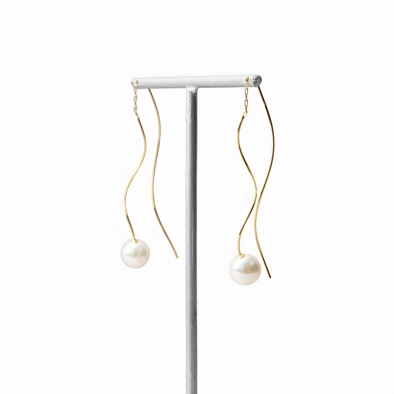 トレンド感たっぷりの新デザイン登場☆あこや真珠 ウェーブデザイン パールピアス ～Foglia(フォリア)～ ホワイト系 7.5-8.0mm K14WG/K18YG/K18PG [n4]6月誕生石