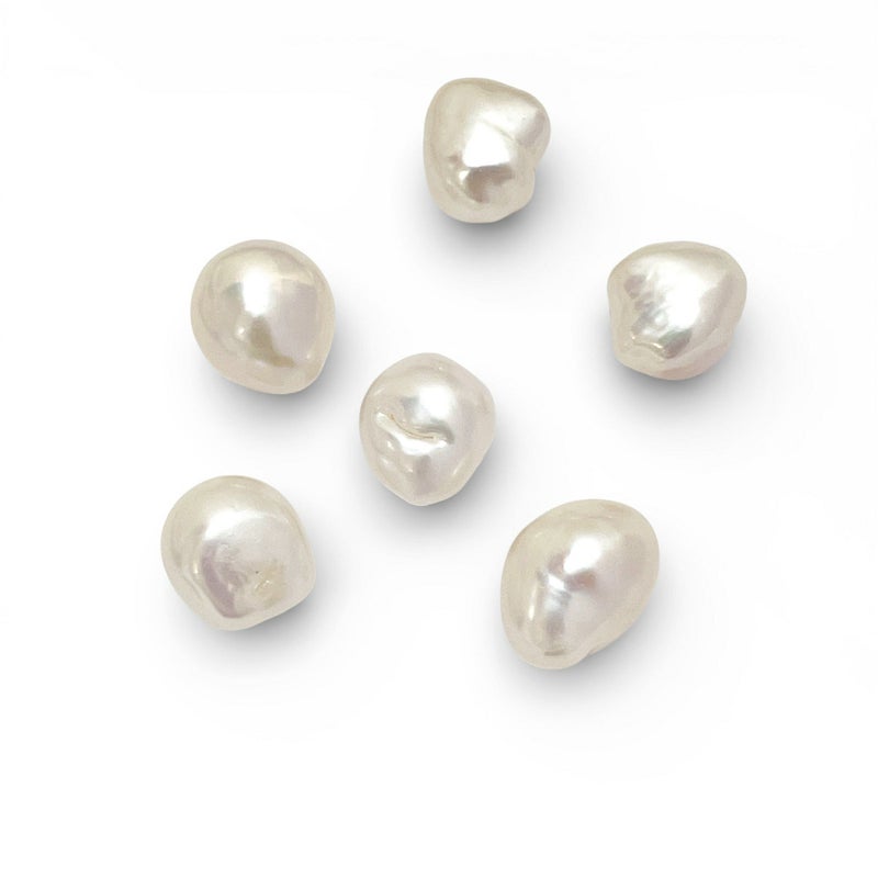 Unique 淡水真珠　バロック　ホワイト　プチペンダント