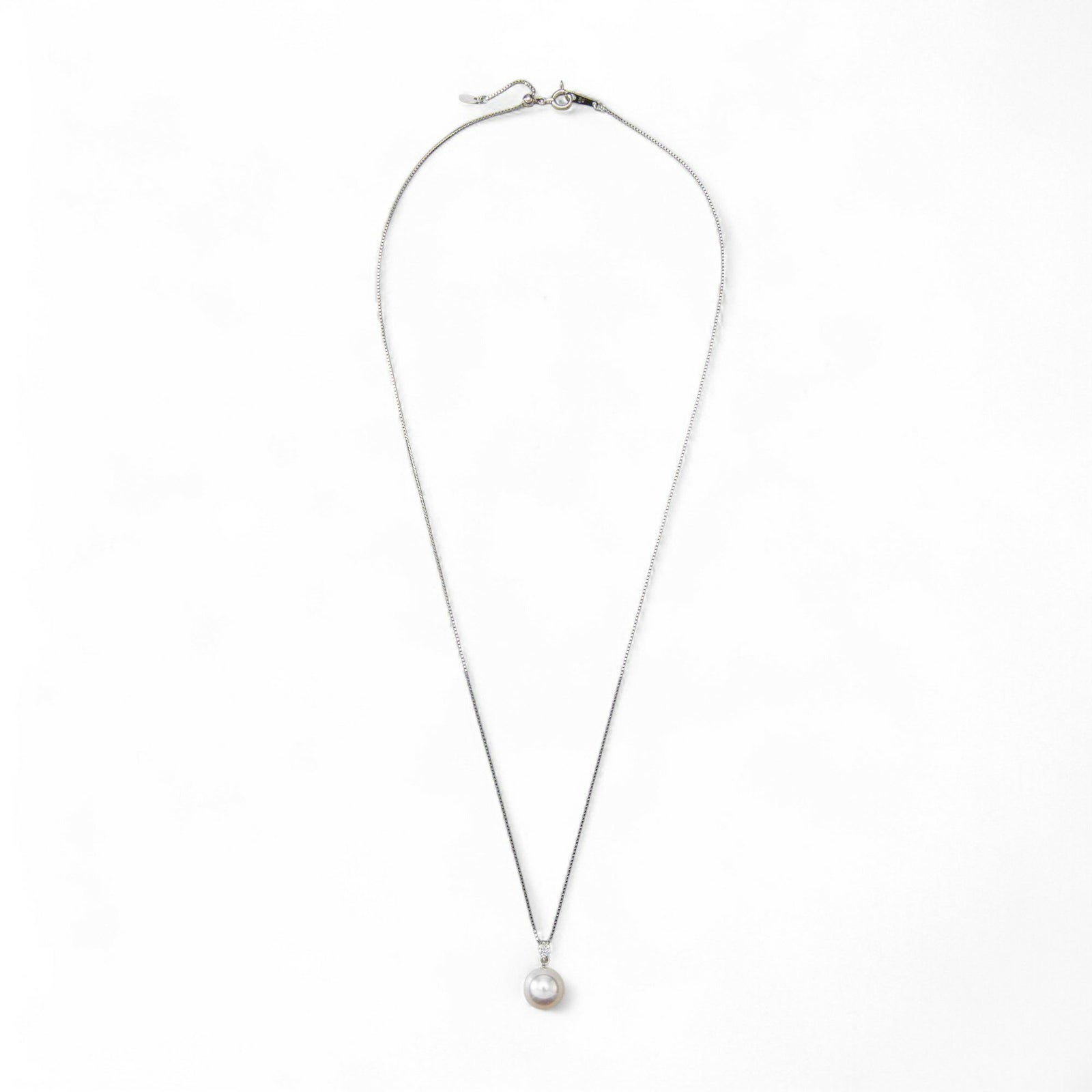 オーロラ花珠真珠 鑑別書付 1粒ダイヤ パールペンダント（45cmチェーン付） 8.5-9.0mm AAA  PT900/PT850 ホワイトゴールド 0.07ct [n3][高品質 プレミアム]