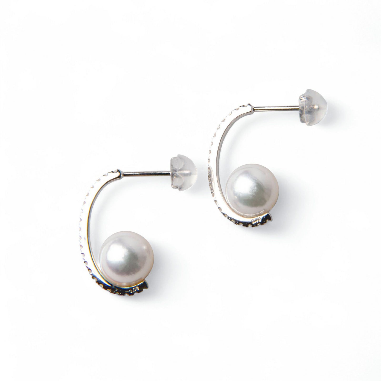 オーロラ花珠真珠 鑑別書付 ダイヤが並んだ スタッドパールピアス ホワイト系 7.5-8.0mm AAA K18WG/K18 ゴールド 0.08ct×2 [n4][高品質 プレミアム]（真珠 ピアス）（フォーマル パーティ）