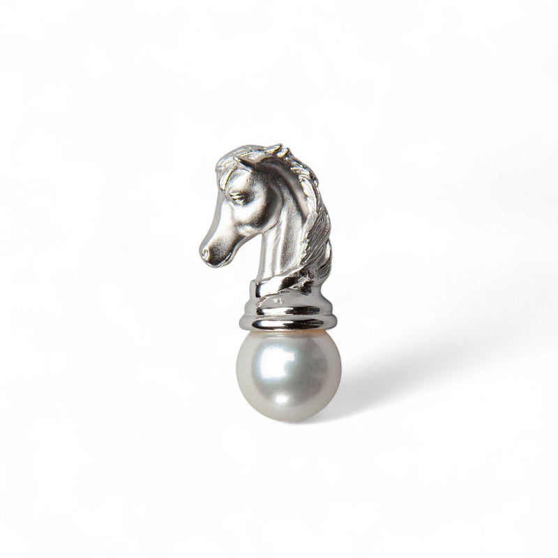 あこや真珠　9.0-9.5mm ホースチーフ　ブローチ