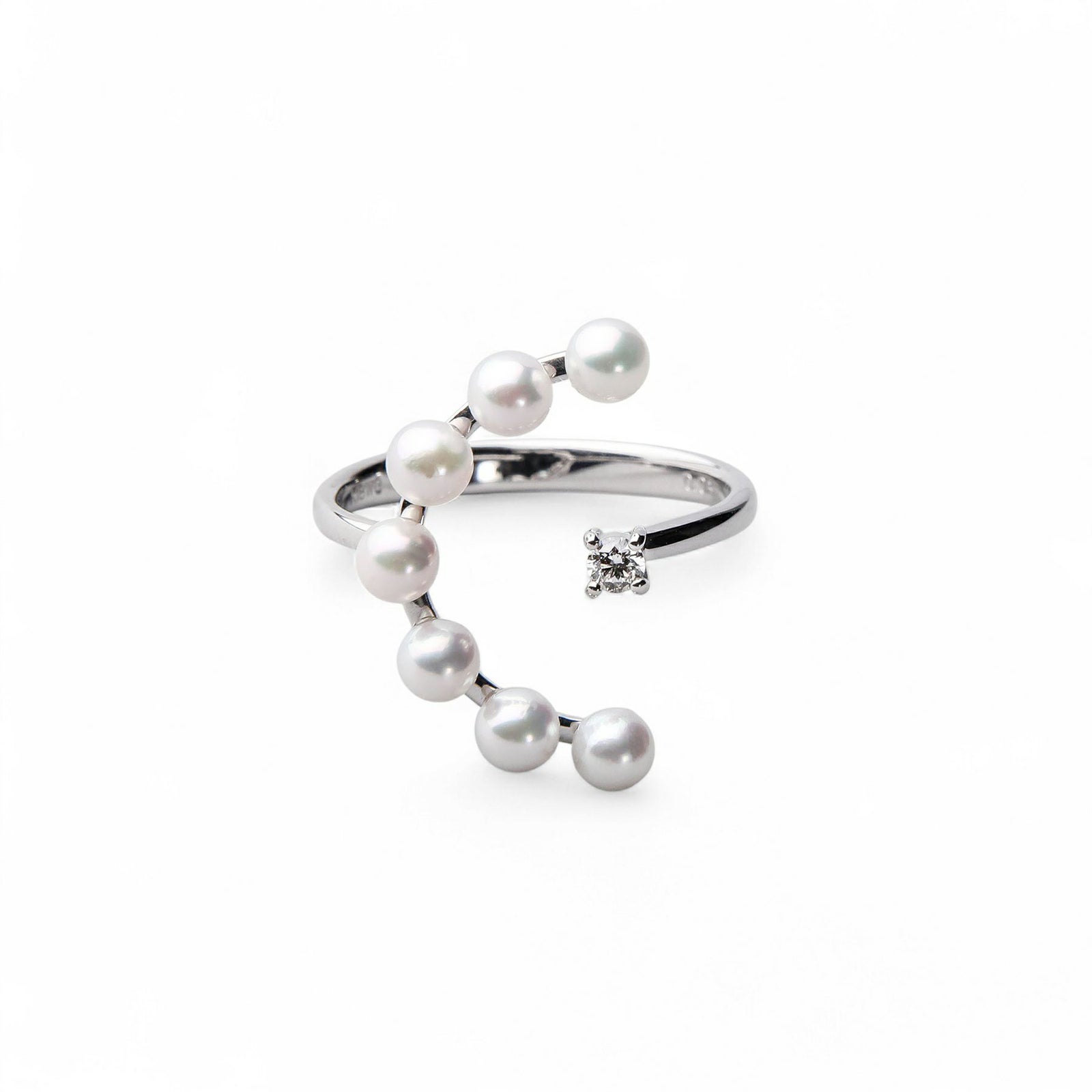 -Petit Claire- Half moon あこや真珠  ダイヤ パールリング 3.0-3.5mm  K18WG 0.05ct