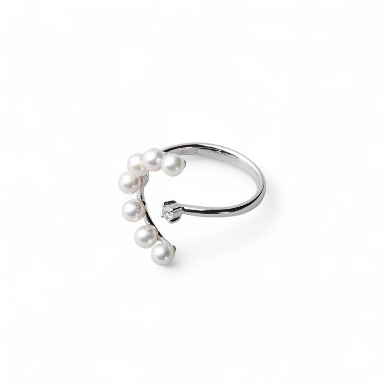 -Petit Claire- Half moon あこや真珠  ダイヤ パールリング 3.0-3.5mm  K18WG 0.05ct