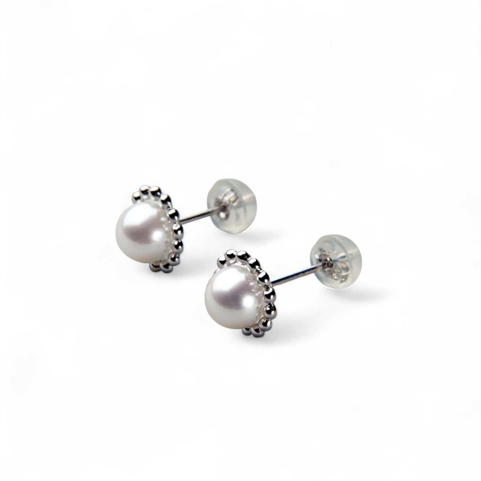 Carina あこや取巻きピアス　5.5mm PT