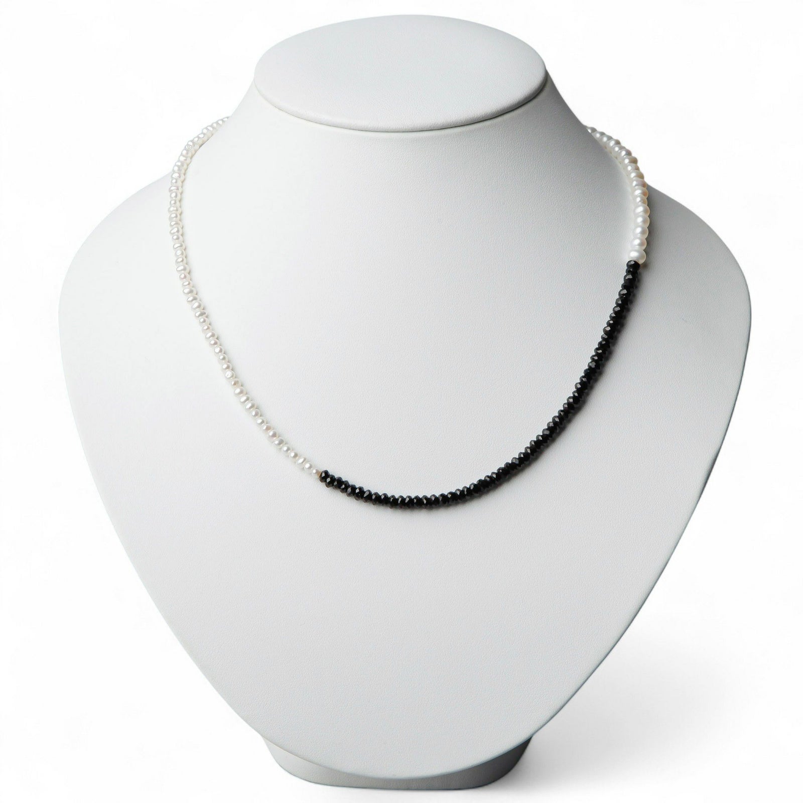  淡水真珠×ブラックスピネル ネックレス　2.5-5.0mm ミックス