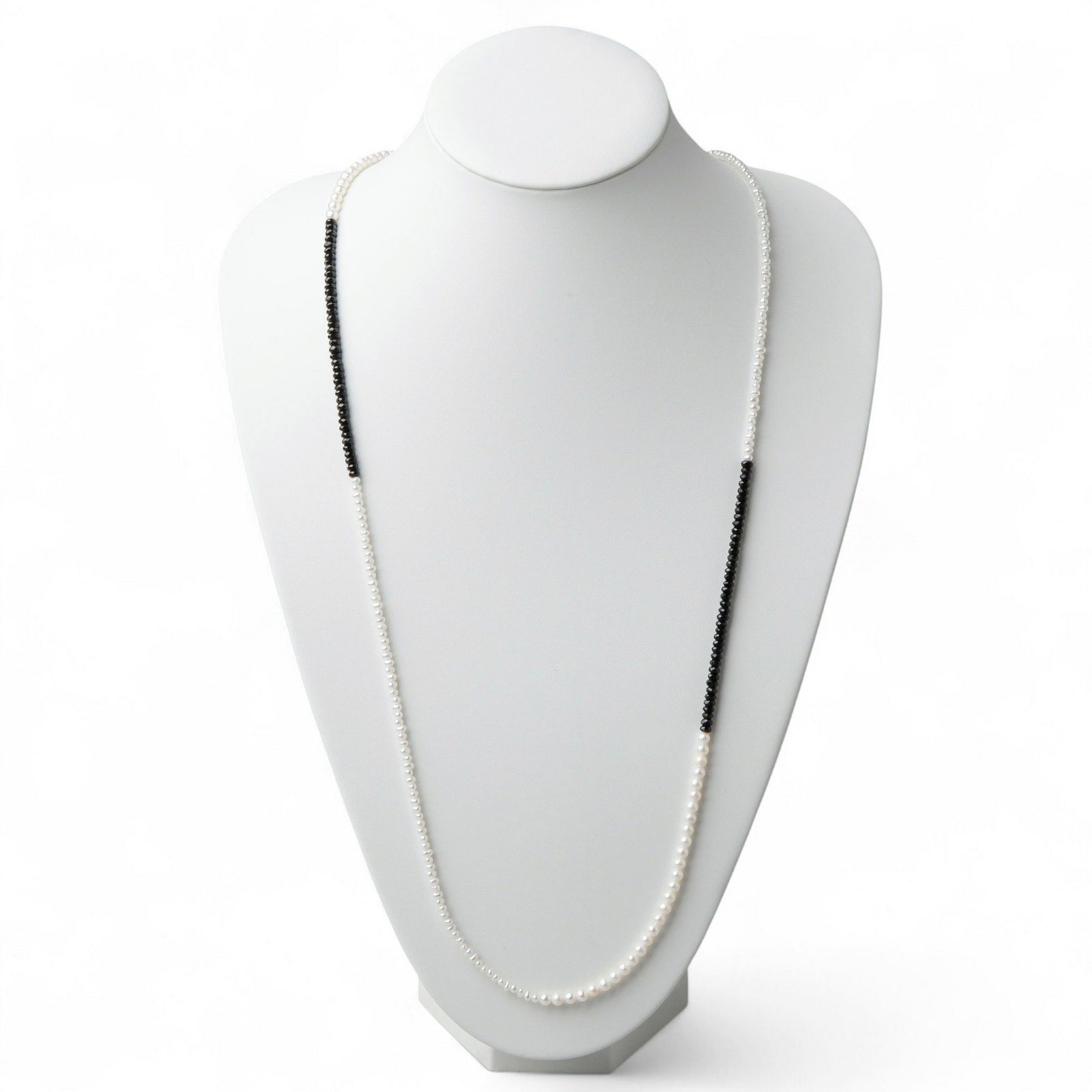 淡水真珠×ブラックスピネル ロングネックレス　2.5-5.0mm ミックス