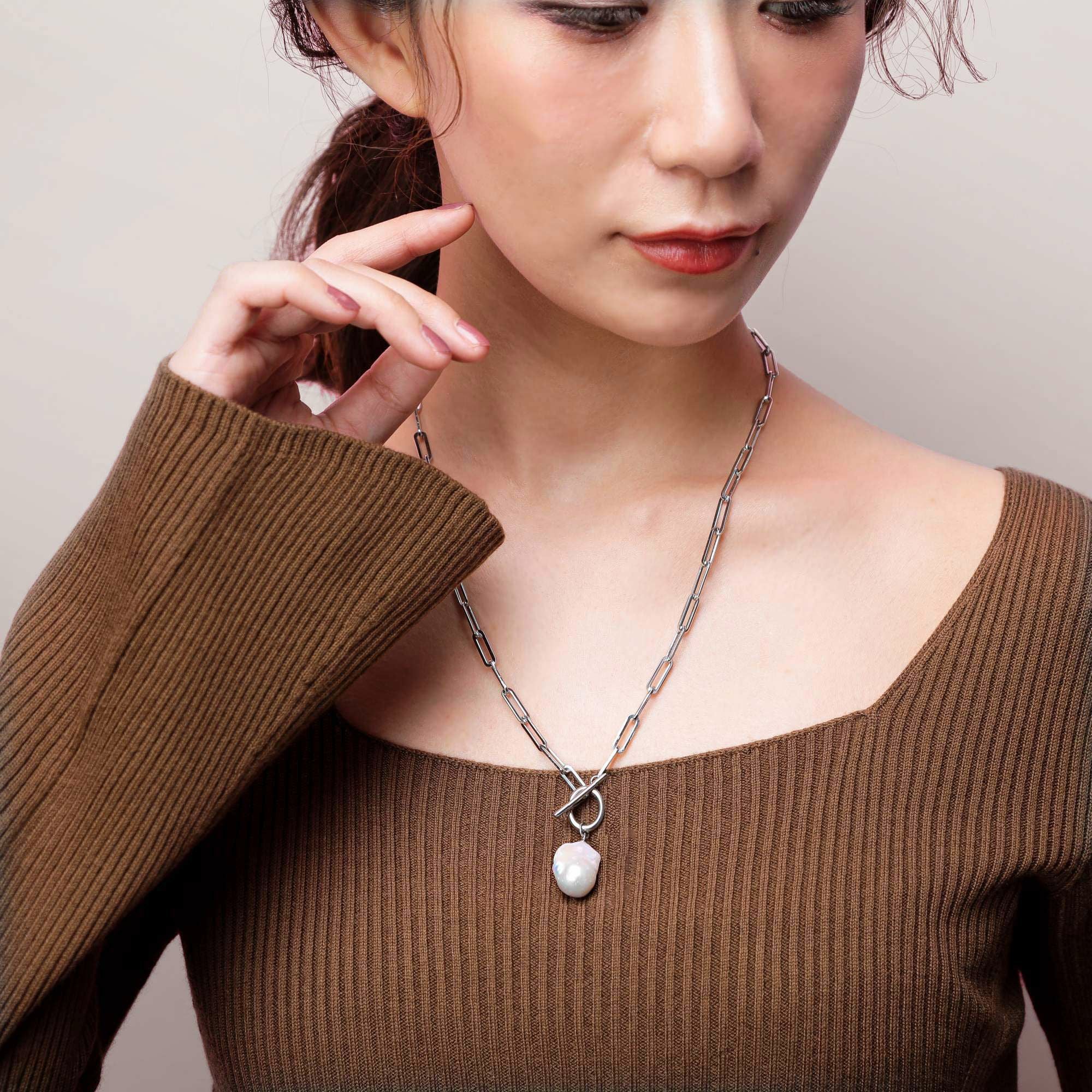 【新品.世界に数本だけの希少品】SATELLITE paris ネックレス WEB限定】Unique+ 淡水バロック真珠 チェーンネックレス 12mmUP SUS304