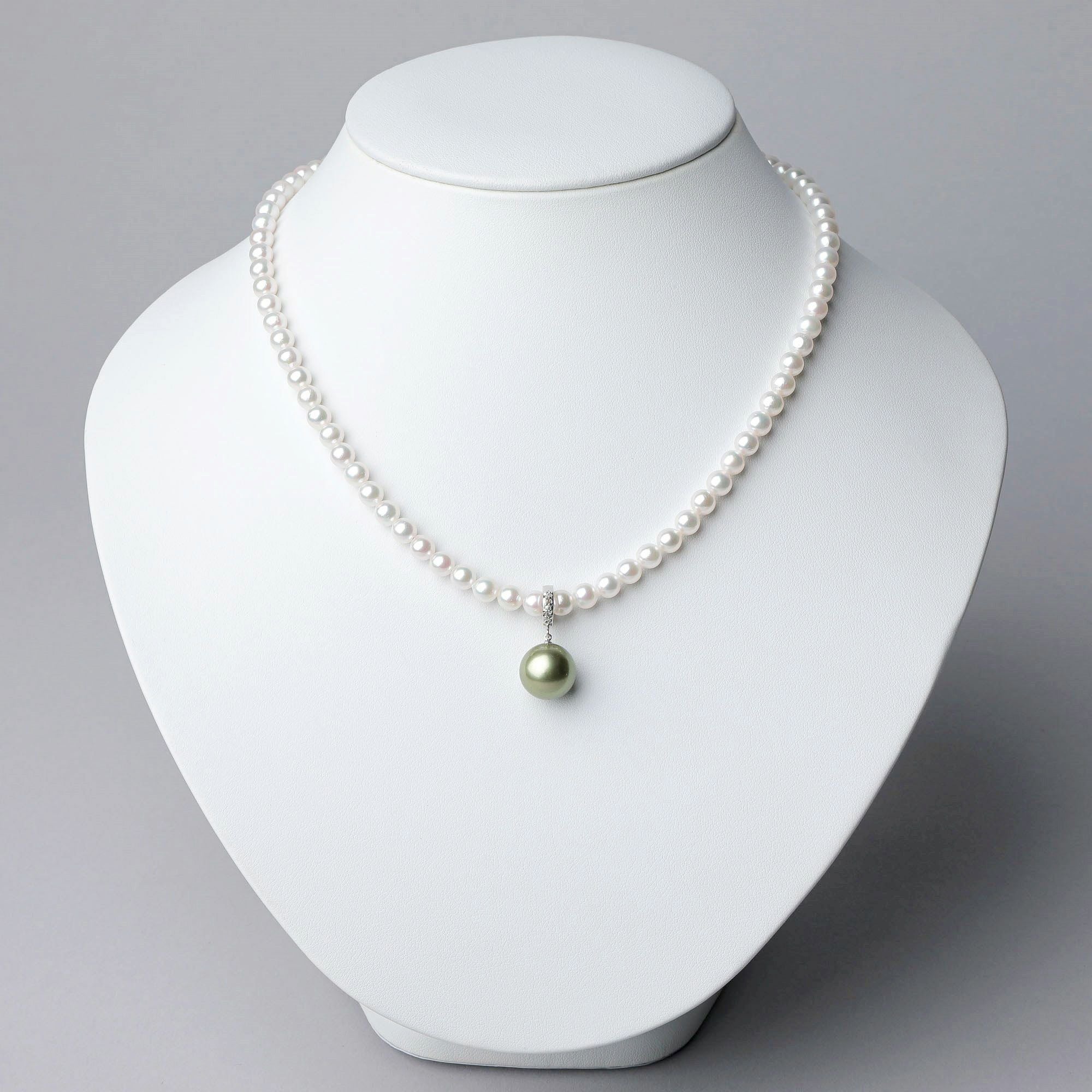 WEB限定】Pistachio タヒチ黒蝶真珠 クリッカー/ペンダントトップ