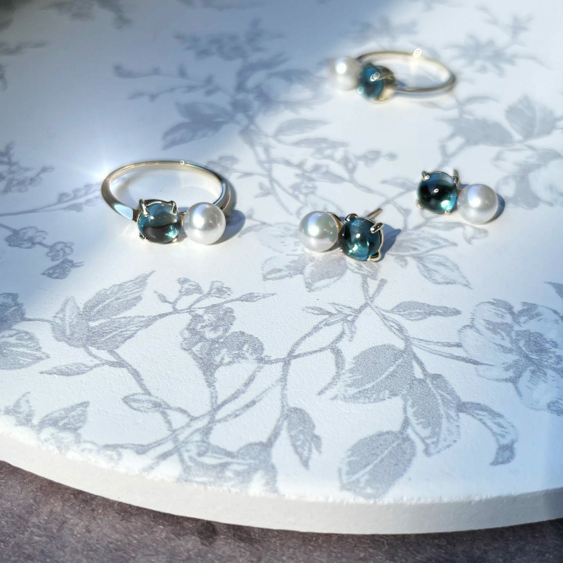 WEB限定】あこや真珠×ロンドンブルートパーズ ピアス 5.5-6.0mm/6mmUP