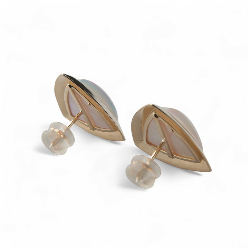 マベ真珠 トライアングル ピアス　11mmUP K18YG