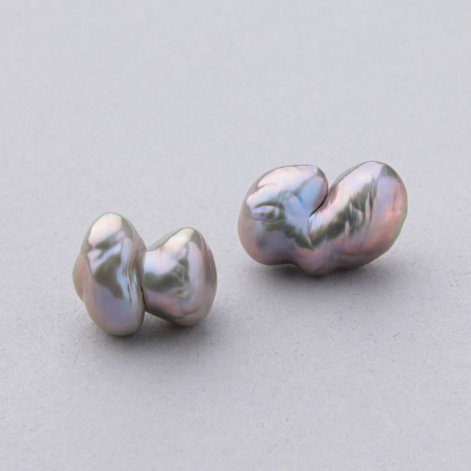 Unique fun! 淡水ケシ真珠 ピアス　11-13mm K18YG リボン バロック