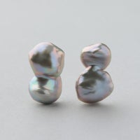 Unique fun! 淡水ケシ真珠 ピアス　11-13mm K18YG バロック