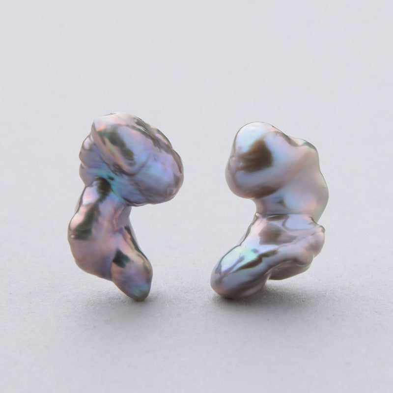 Unique fun! 淡水ケシ真珠 ピアス　11-13mm K18YG バロック