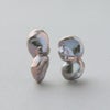 Unique fun! 淡水ケシ真珠 ピアス　11-13mm K18YG バロック