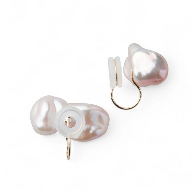 Unique fun! 淡水ケシ真珠 イヤリング　10-13mm K18YG リボン バロック