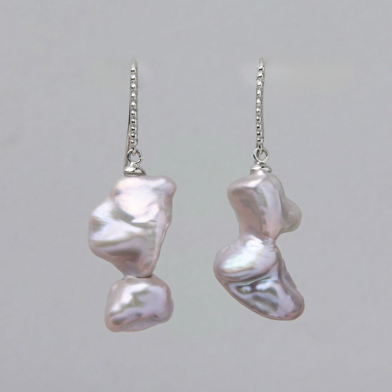 Unique fun! 淡水ケシ真珠 フックピアス　10-13mm PT900 バロック