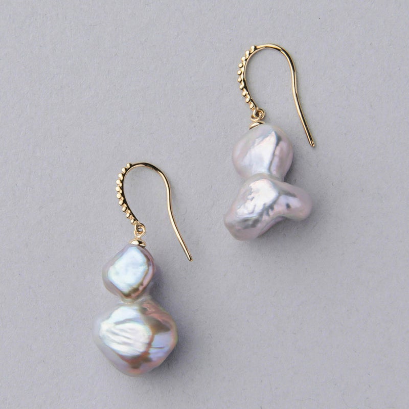 Unique fun! 淡水ケシ真珠 フックピアス　10-13mm K18YG バロック