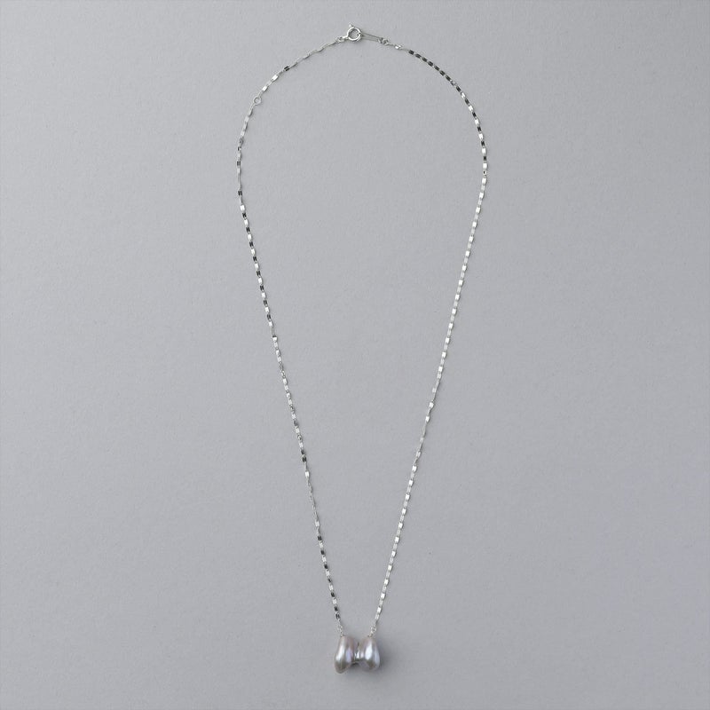 Unique fun! 淡水ケシ真珠 ペンダント　10-13mm K10WG リボン バロック