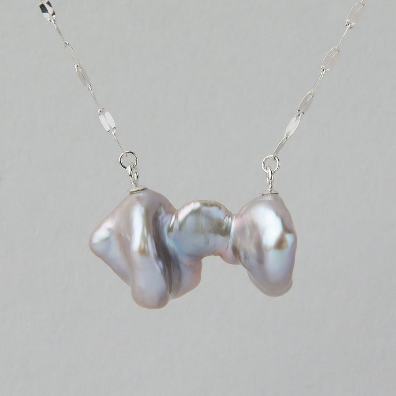 Unique fun! 淡水ケシ真珠 ペンダント　10-13mm K10WG リボン バロック