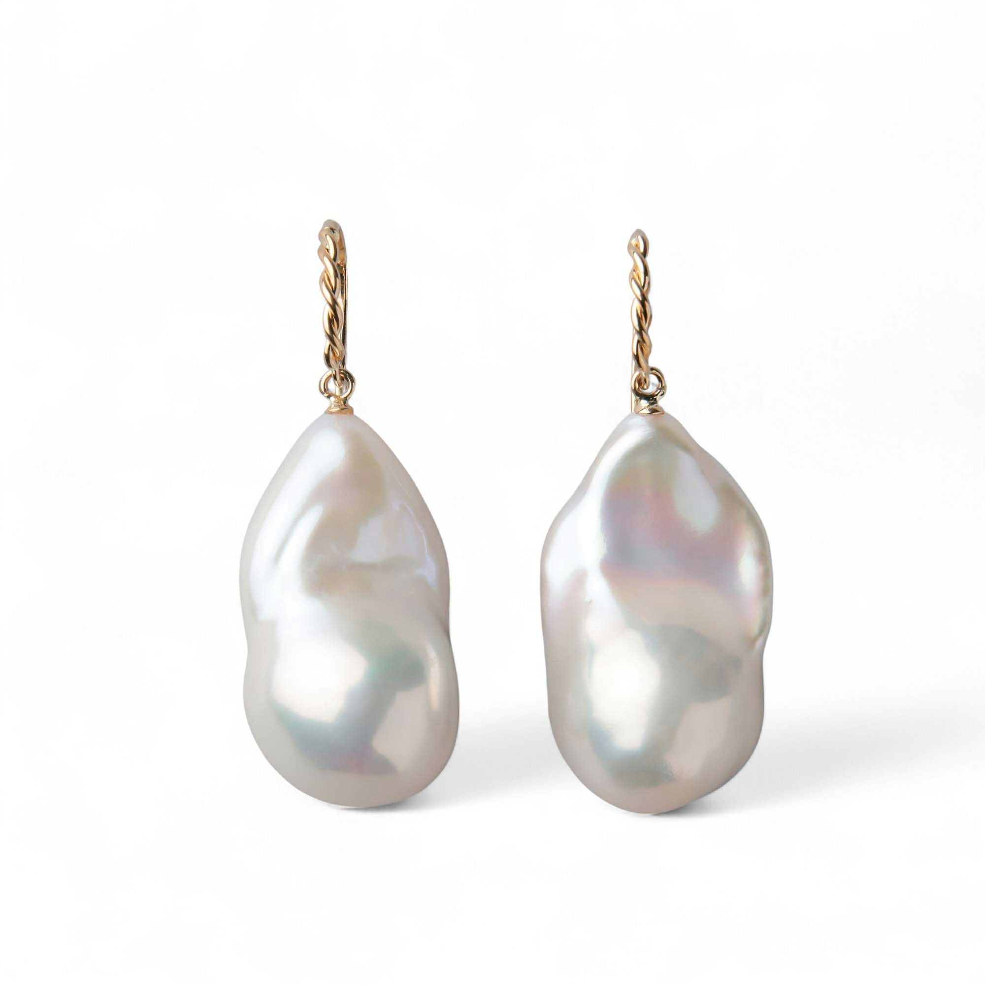 WEB限定】Unique+ 淡水真珠 ピアス 13-15mm K10WG/YG オイスター