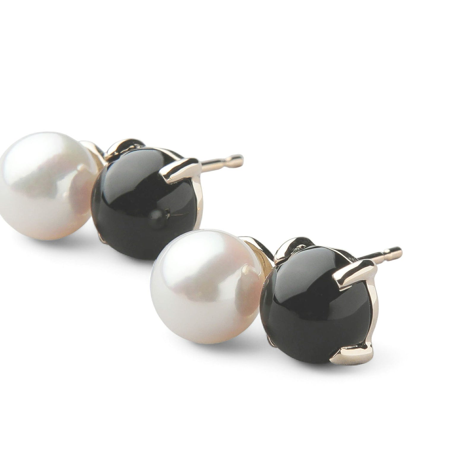 あこや真珠×オニキス ピアス5.5-6.0mm/6mmUP K10YG