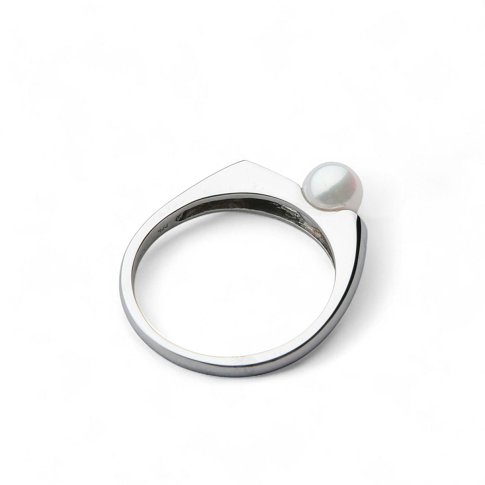 Carina あこや真珠 スリム シグネットリング　5.5-6.0mm K10WG