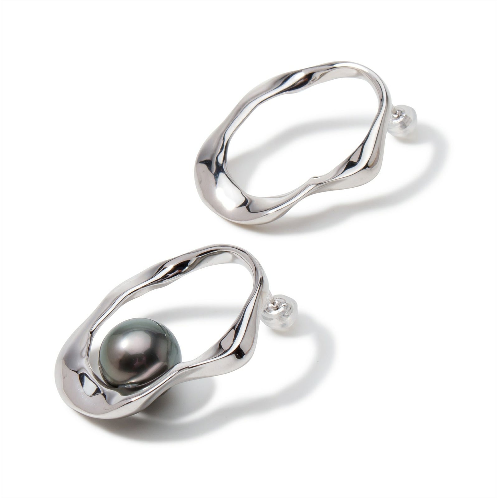 マルレナ マリッサピアス ウェーブ/インサイド ペア　タヒチ黒蝶真珠 11mmUP SV925/K18WG