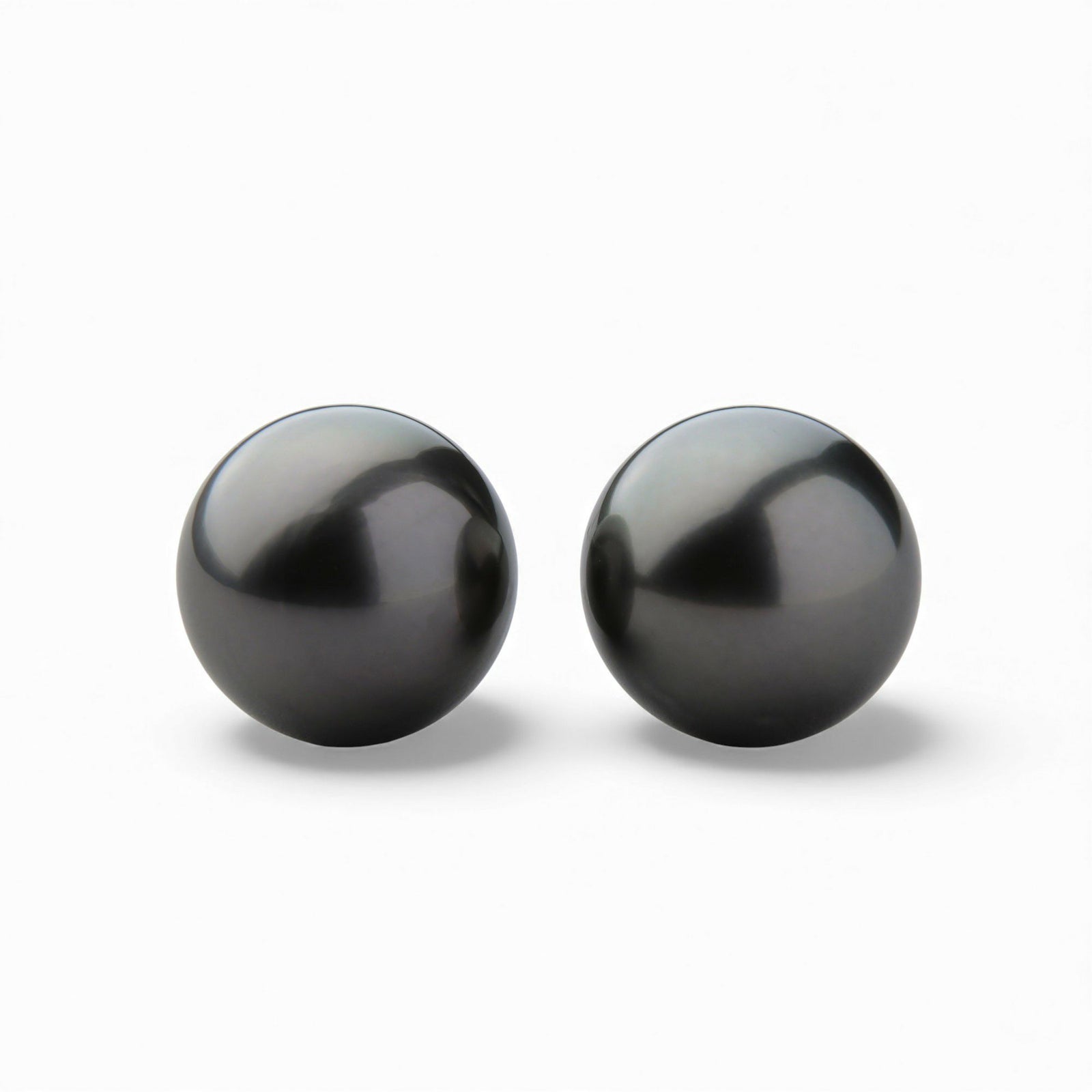 Tahitian+ タヒチ黒蝶真珠 ピアス　12mmUP PT900