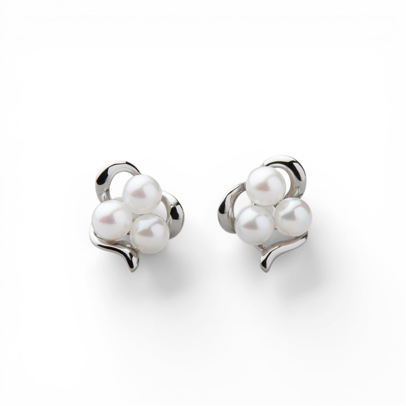 Petit Claire あこや真珠 ピアス　3.0-3.5mm PT900