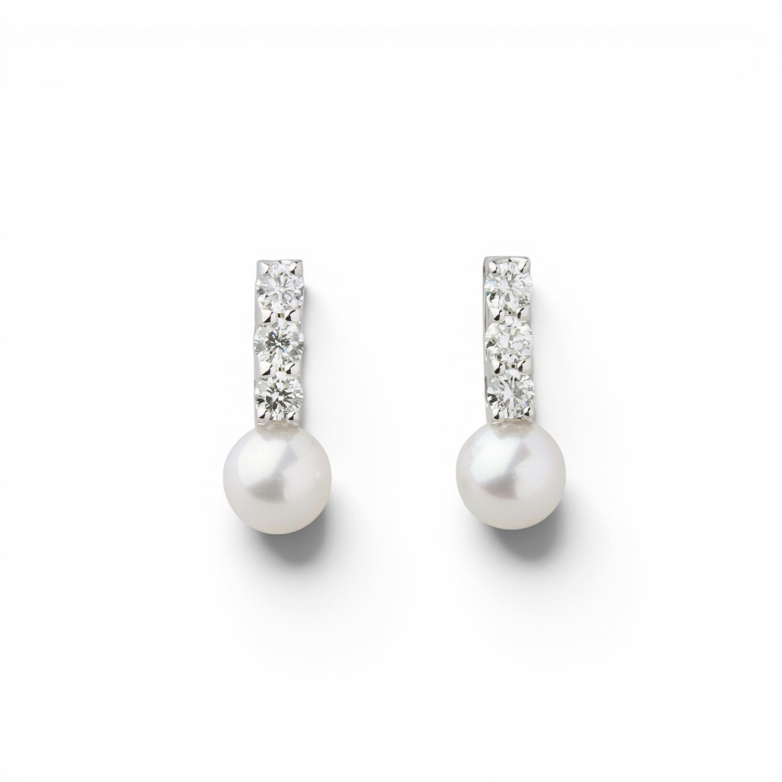 Petit Claire あこや真珠 ピアス　4.5-5.0mm PT900/K18YG